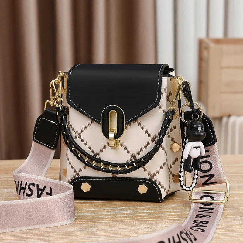 Mini Studded decorativa Crossbody