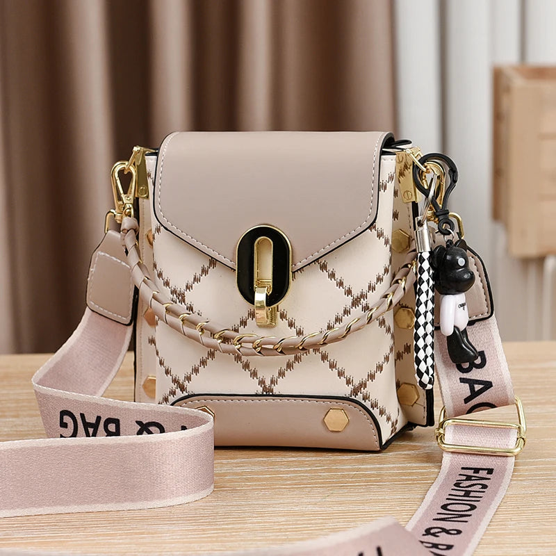 Mini Studded decorativa Crossbody