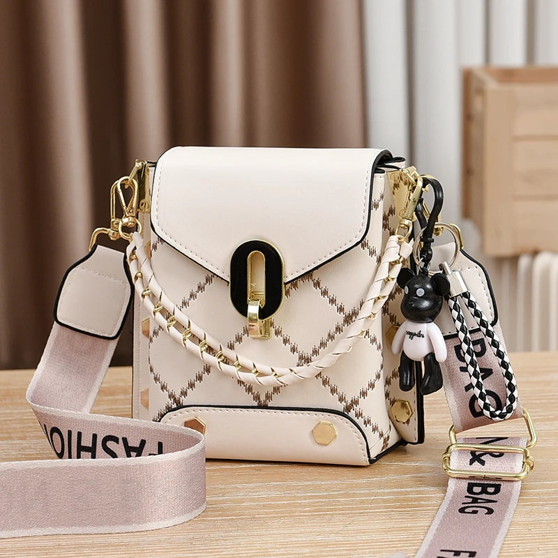 Mini Studded decorativa Crossbody